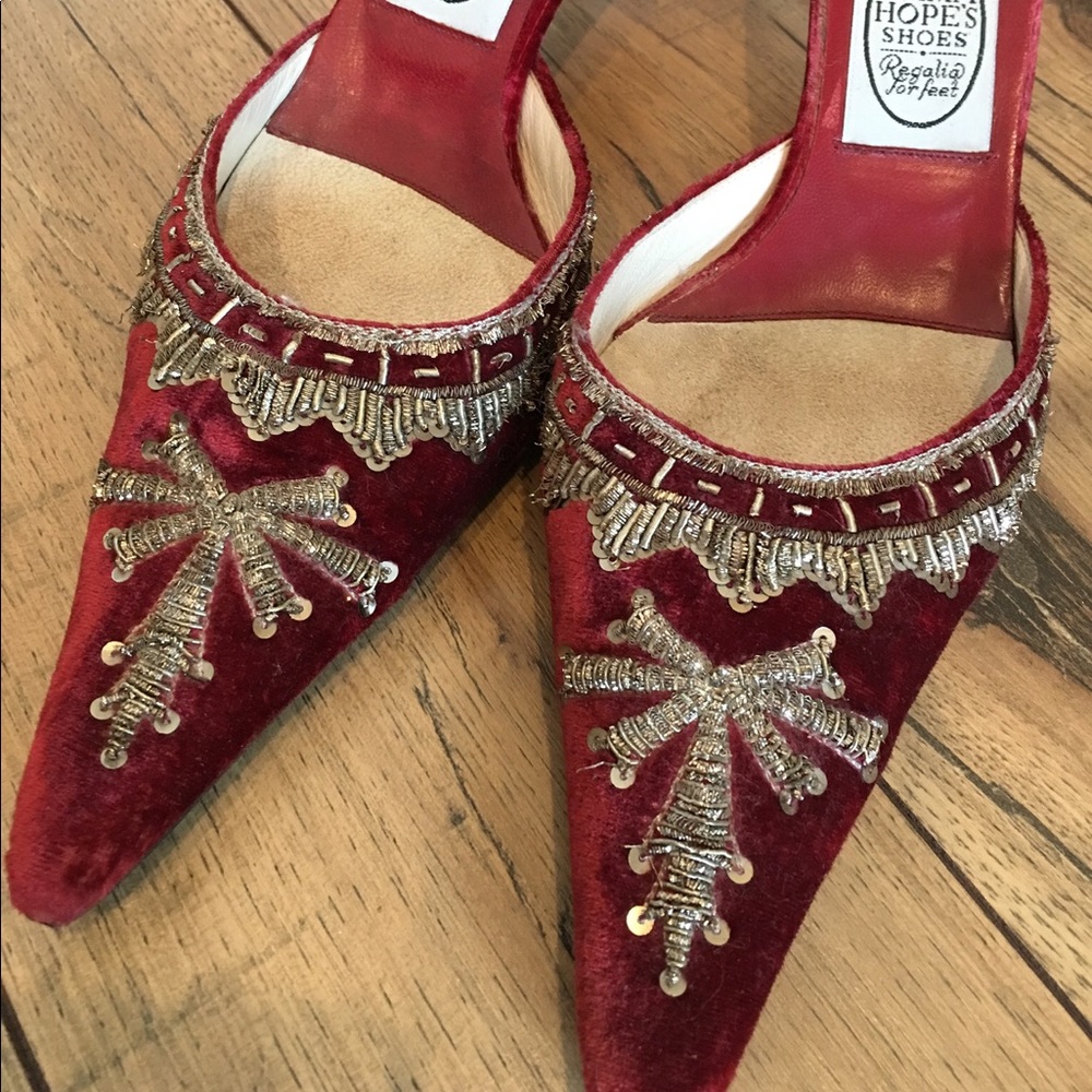 Emma Hope Vintage Crimson Velvet Bead Shoe. Sz 41
